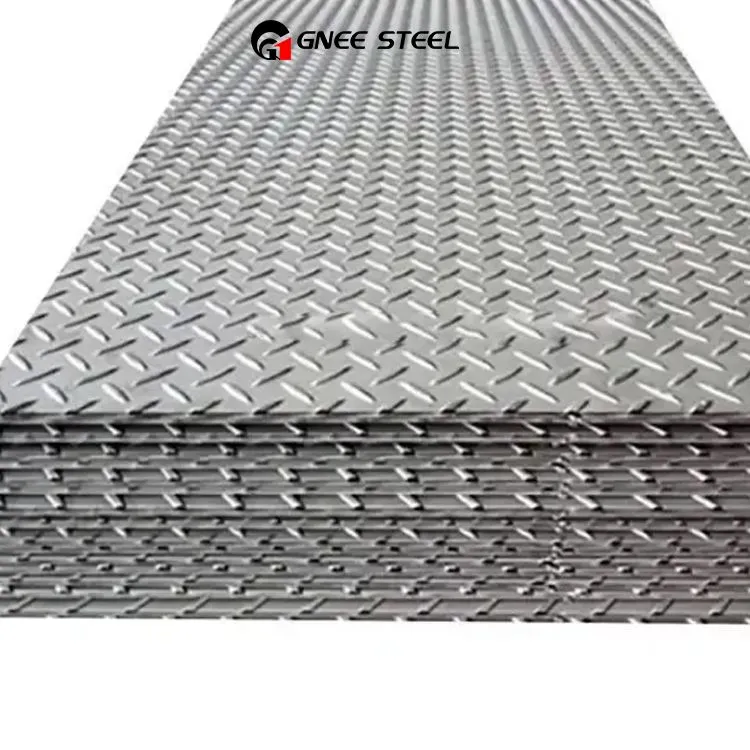 गर्म डूबा जस्ती हल्के स्टील चेकर्ड फर्श प्लेट